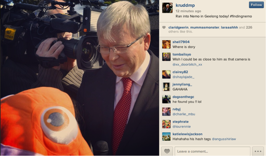 Kevin Rudd connects with young voters, Instagramming his conversation with a clownfish